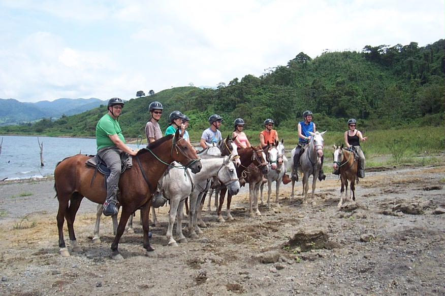 060829_Horseback_riding_1_Lake_Arenal