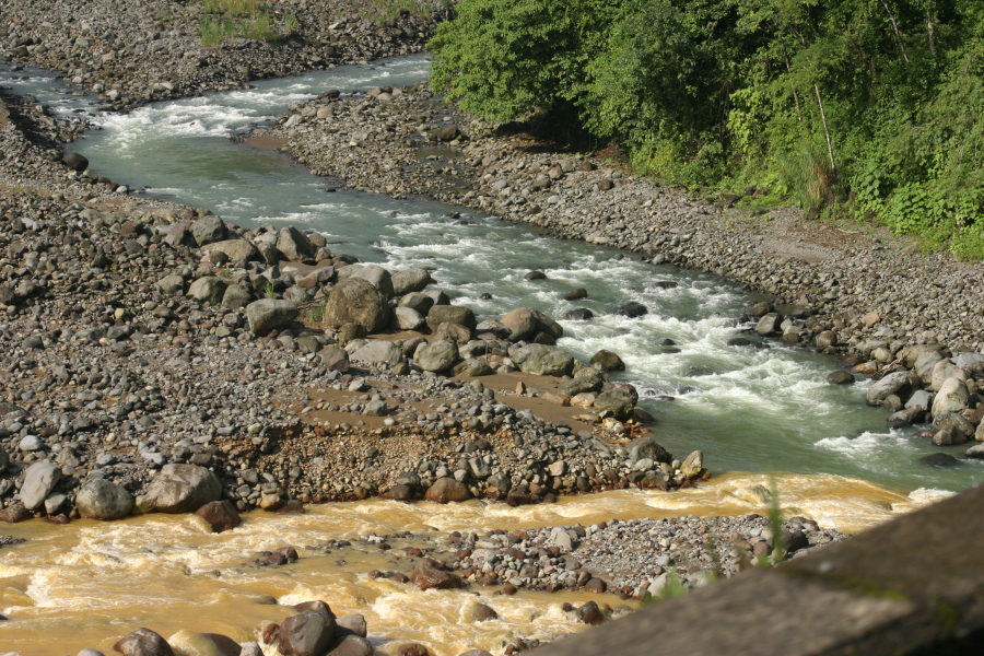 Rio Sucio with volcanic material